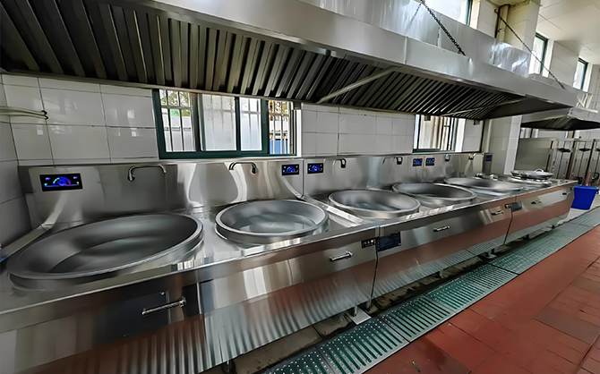 高校食堂廚具采購指南:實(shí)用、耐用、安全三者缺一不可