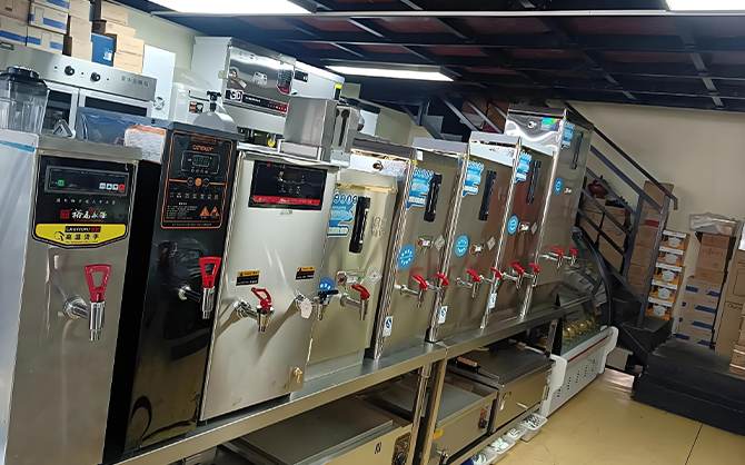 高校食堂廚具升級(jí)記:安全與效率并重